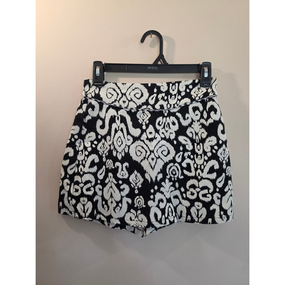 Zara Black White Ikat Damask Jacquard High Waisted Cotton Shorts Small NWT